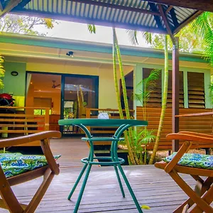 https://sunbird-gardens-agnes-water.queenslandhotels.net