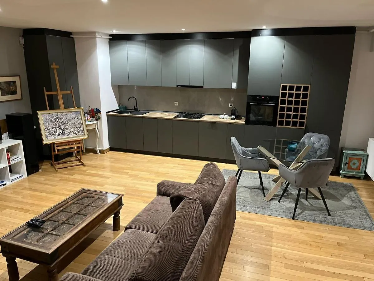 בוקרשט 365 Apartments 0*,